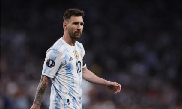 成都空姐爱上头等舱乘客，主动倒追并且成功结婚，6年后现状如何